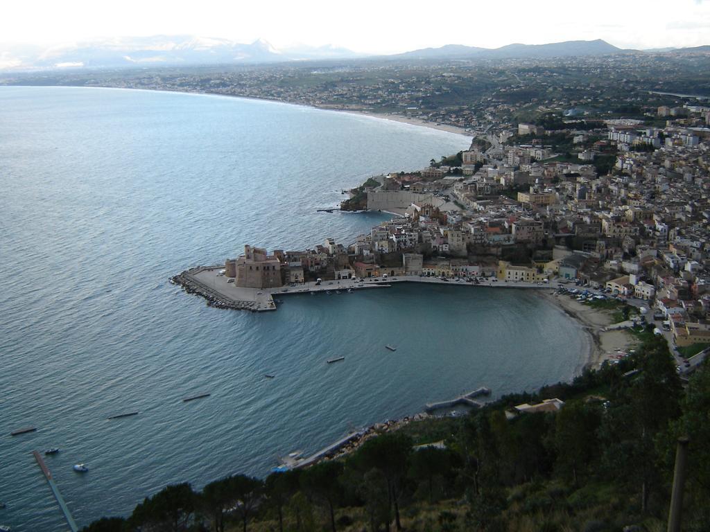A Due Passi Da Tutto Apartment *